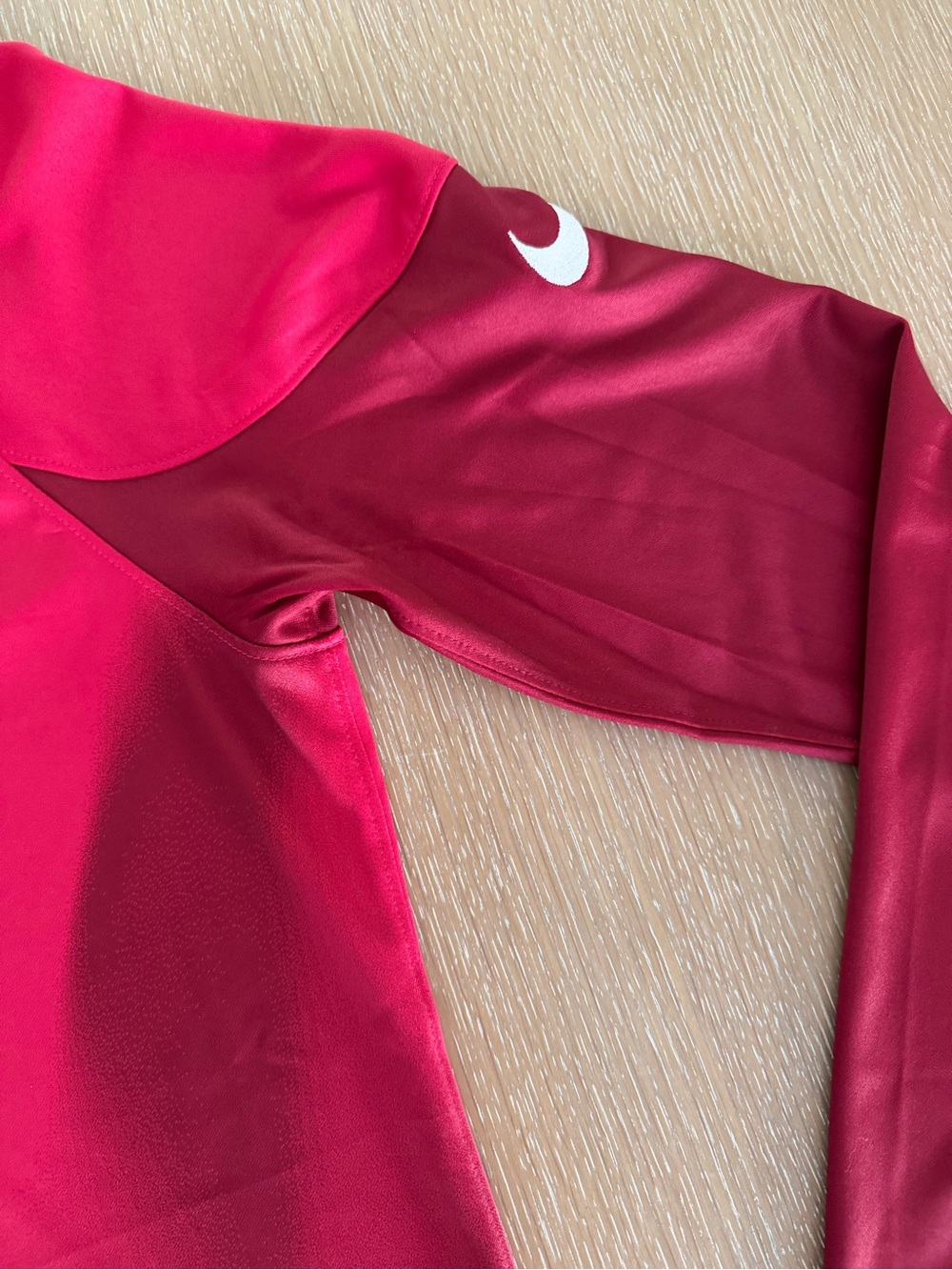 Official Nike Red USA Long-Sleeve Soccer Jersey - Picture 3 of 6